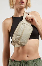Load image into Gallery viewer, Ss Hip hugger fanny bags