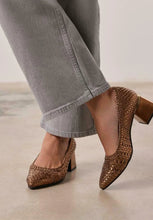 Load image into Gallery viewer, Gioseppo Nitra Bronze