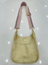 Load image into Gallery viewer, A small messenger with straps