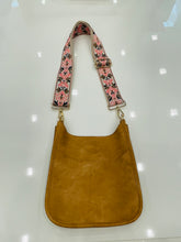 Load image into Gallery viewer, A small messenger with straps