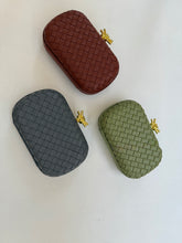 Load image into Gallery viewer, W braided clutch
