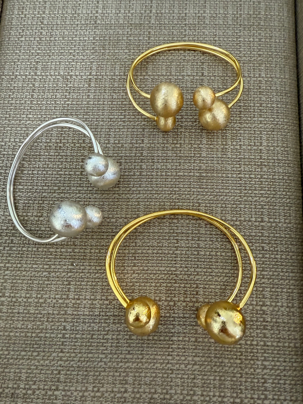 A globe bangle
