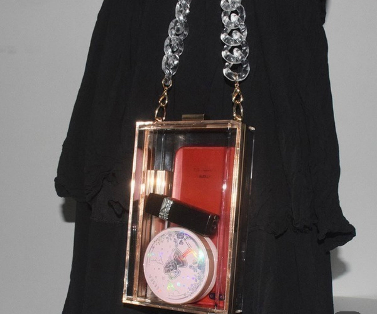 P acrylic  box with clear chain and metallic bag