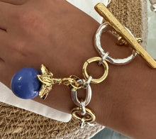 Load image into Gallery viewer, Carolina olivares City brazalete
