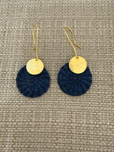 Load image into Gallery viewer, Cm small sphere earings
