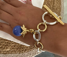 Load image into Gallery viewer, Carolina olivares City brazalete
