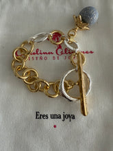 Load image into Gallery viewer, Carolina olivares City brazalete
