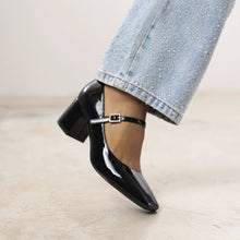 Load image into Gallery viewer, Gioseppo Windham
