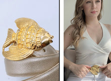 Load image into Gallery viewer, A leather pets buckle belt
