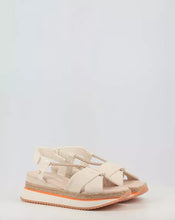 Load image into Gallery viewer, Gioseppo Ironton casual platform
