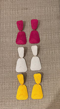 Load image into Gallery viewer, M Rafia earings
