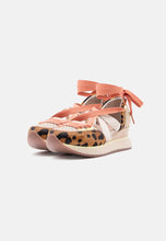 Load image into Gallery viewer, Gioseppo Desinic Leopard
