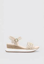 Load image into Gallery viewer, Gioseppo Wete sandals
