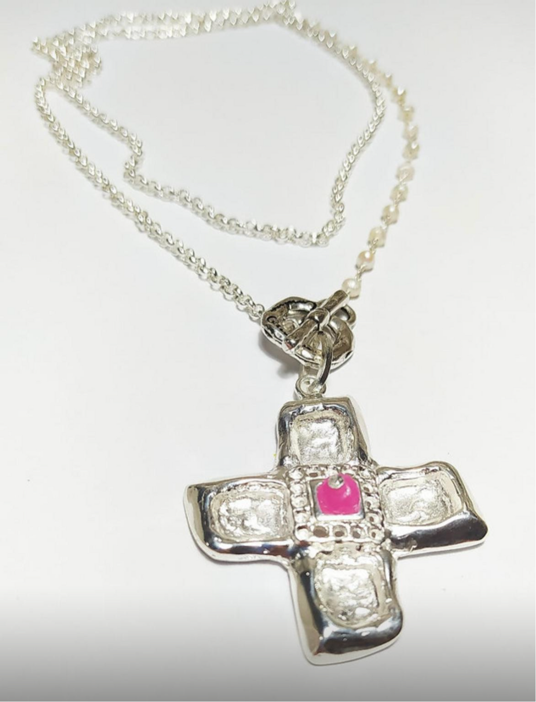 Carolina Olivares cross necklace