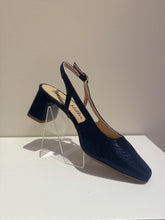 Load image into Gallery viewer, Patricia Miller 7099 medium  heel shoe
