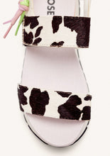 Load image into Gallery viewer, Gioseppo Leverett cow
