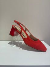 Load image into Gallery viewer, Patricia Miller 7099 medium  heel shoe

