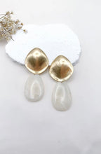 Load image into Gallery viewer, Pfs Resin big droop earings
