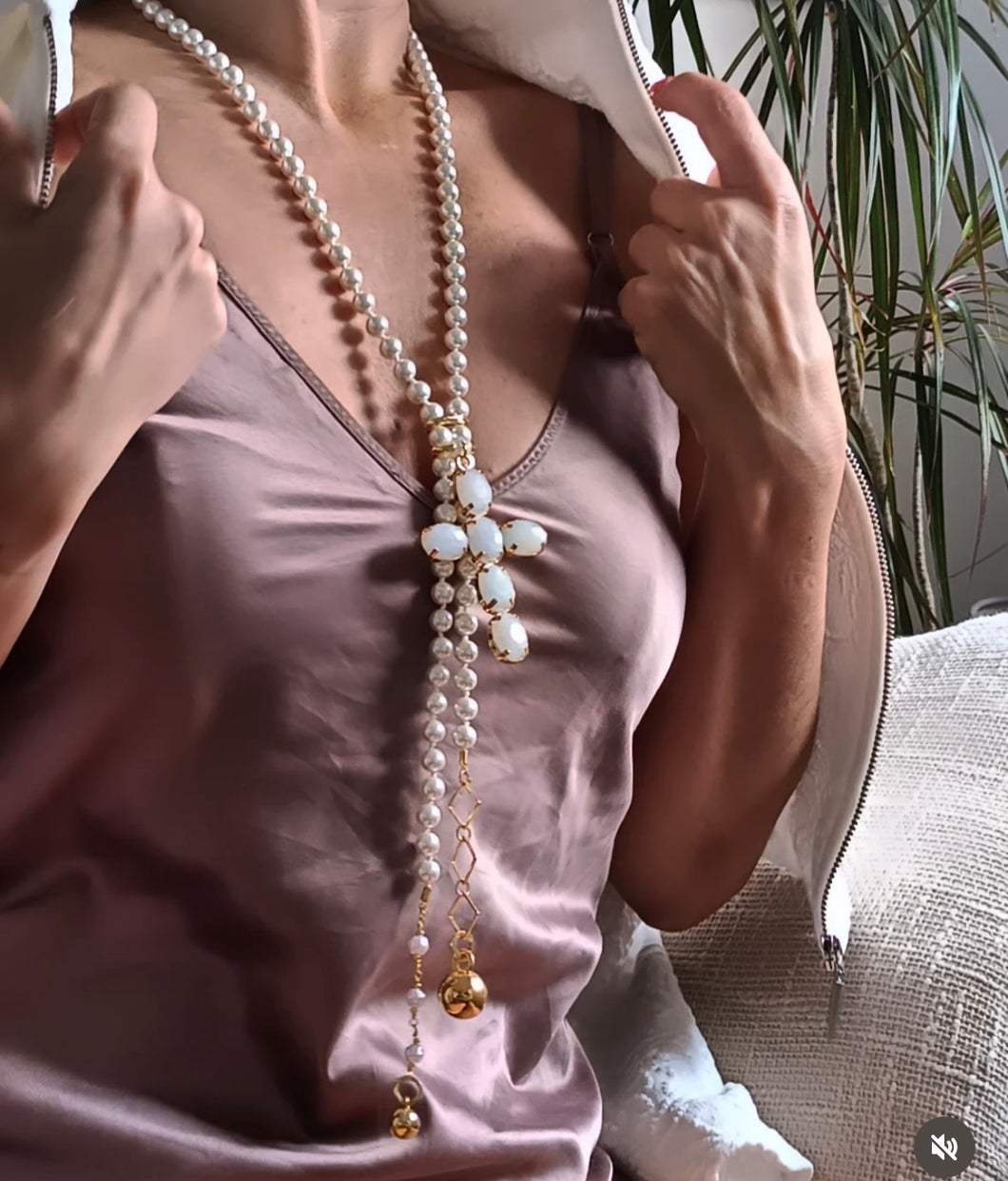 Carolina olivares Jordania necklace