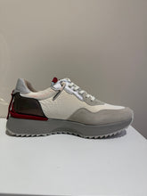 Load image into Gallery viewer, Eb Crambery sneakers

