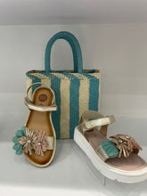Load image into Gallery viewer, Wicker hand made colombian mini purse

